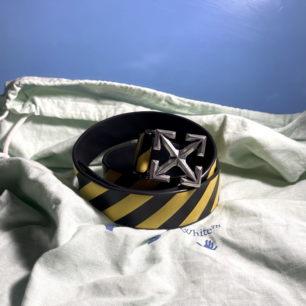 Diagonal Arrow Buckle Leather Belt